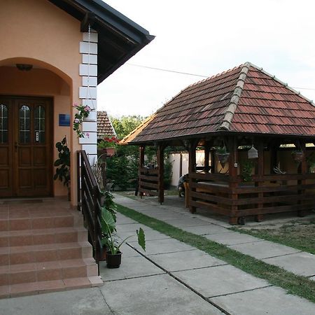 Apartments Vrata Baranje Bilje Exterior foto